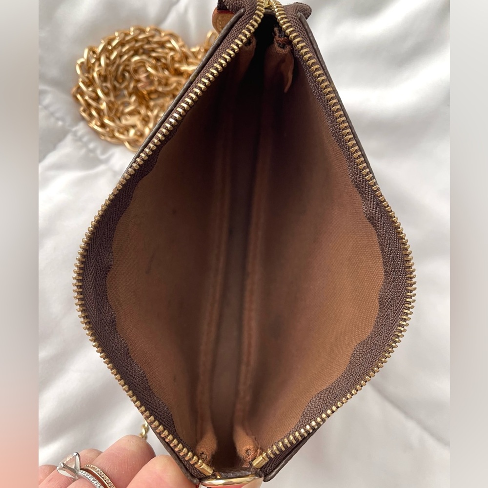 🔥Louis Vuitton Monogram Small Pouchette with Gold Chain 🔥 - Picture 7 of 8